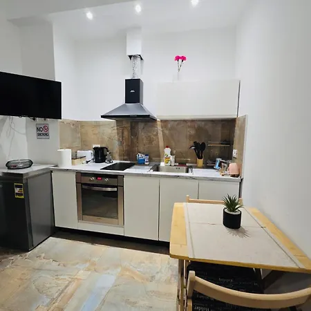Tripnest Deluxe Apartment *